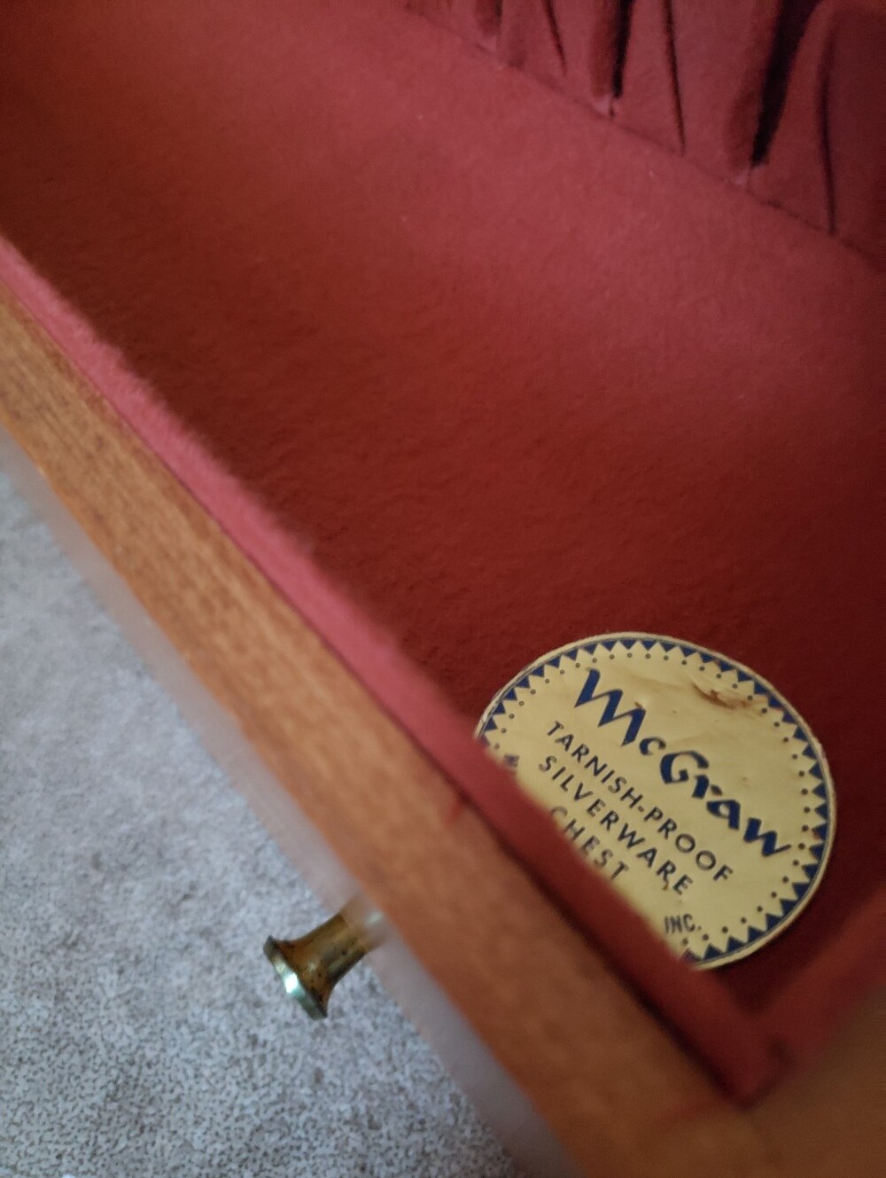 vintage McGraw tarnish-proof wooden silverware storage chest - Picture 3 of 5